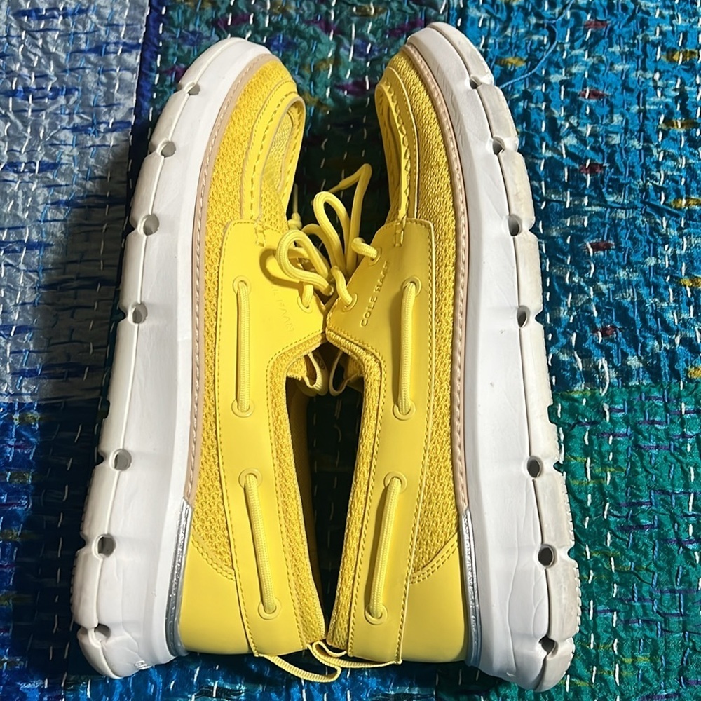 COLE HAAN ZEROGRAND yellow Regatta boat shoes. 9.5B. - Picture 6 of 9